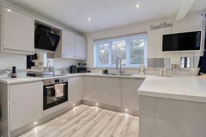 Kitchen- click for photo gallery